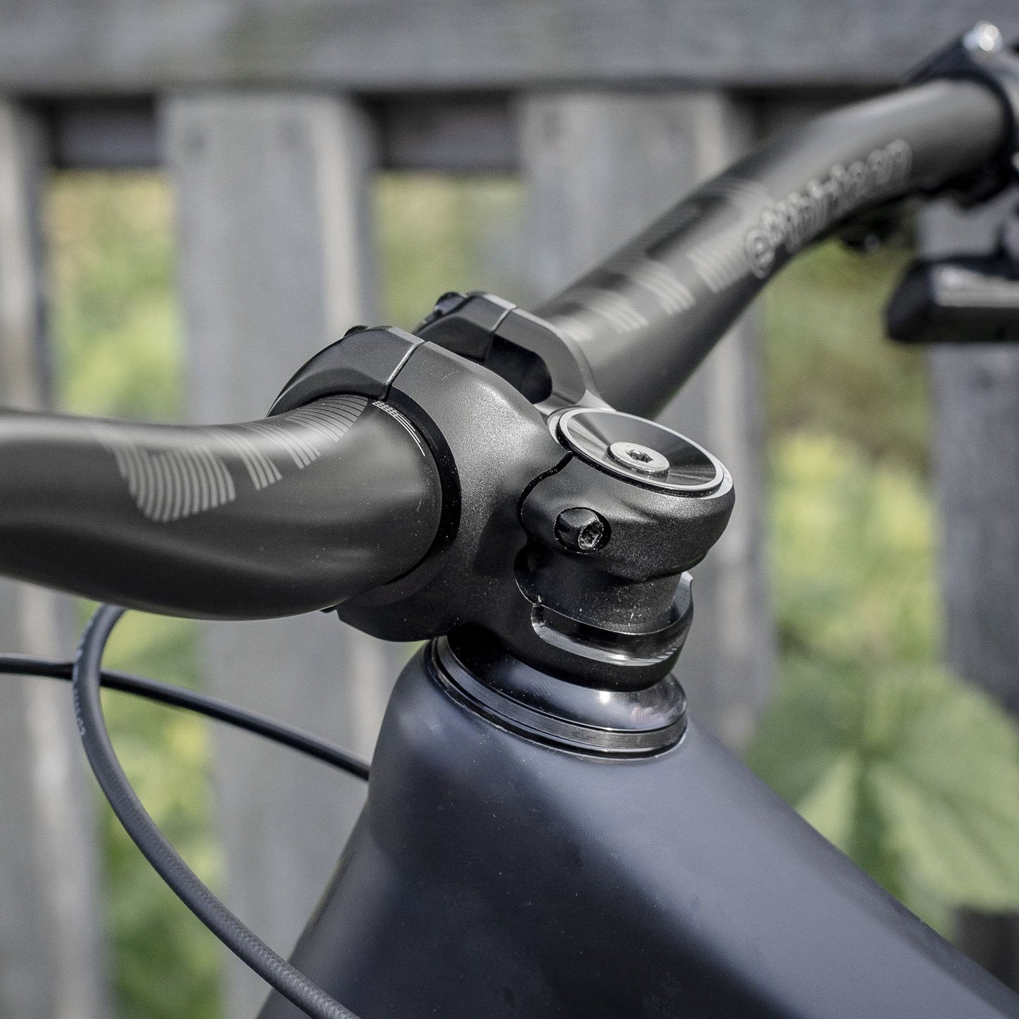 Alloy Bar/Stem Package - Black ethirteen